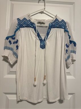 Hale Bob White Tunic Blouse Shirt with Blue Embroidery Size Medium